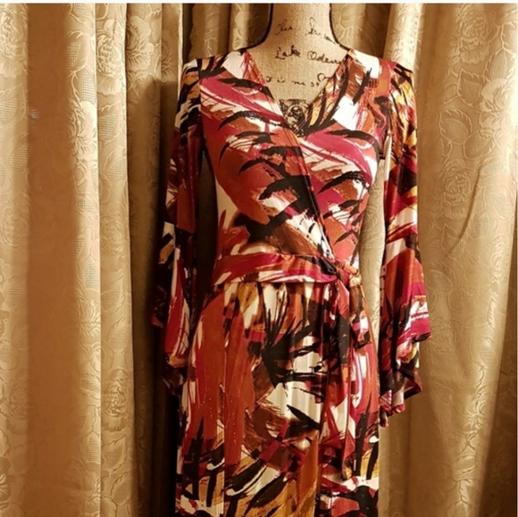 6XHP NWT Dope Vacay Berry Bell Sleeve Maxi Romper - Picture 8 of 12